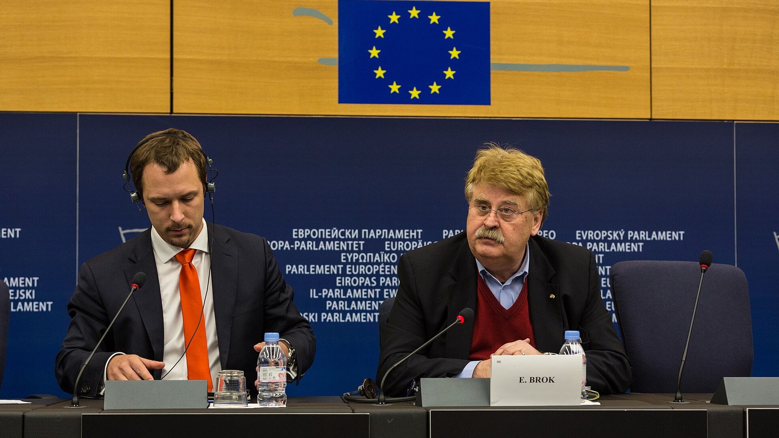 Conferenza stampa al Parlamento europeo sulla politica di difesa