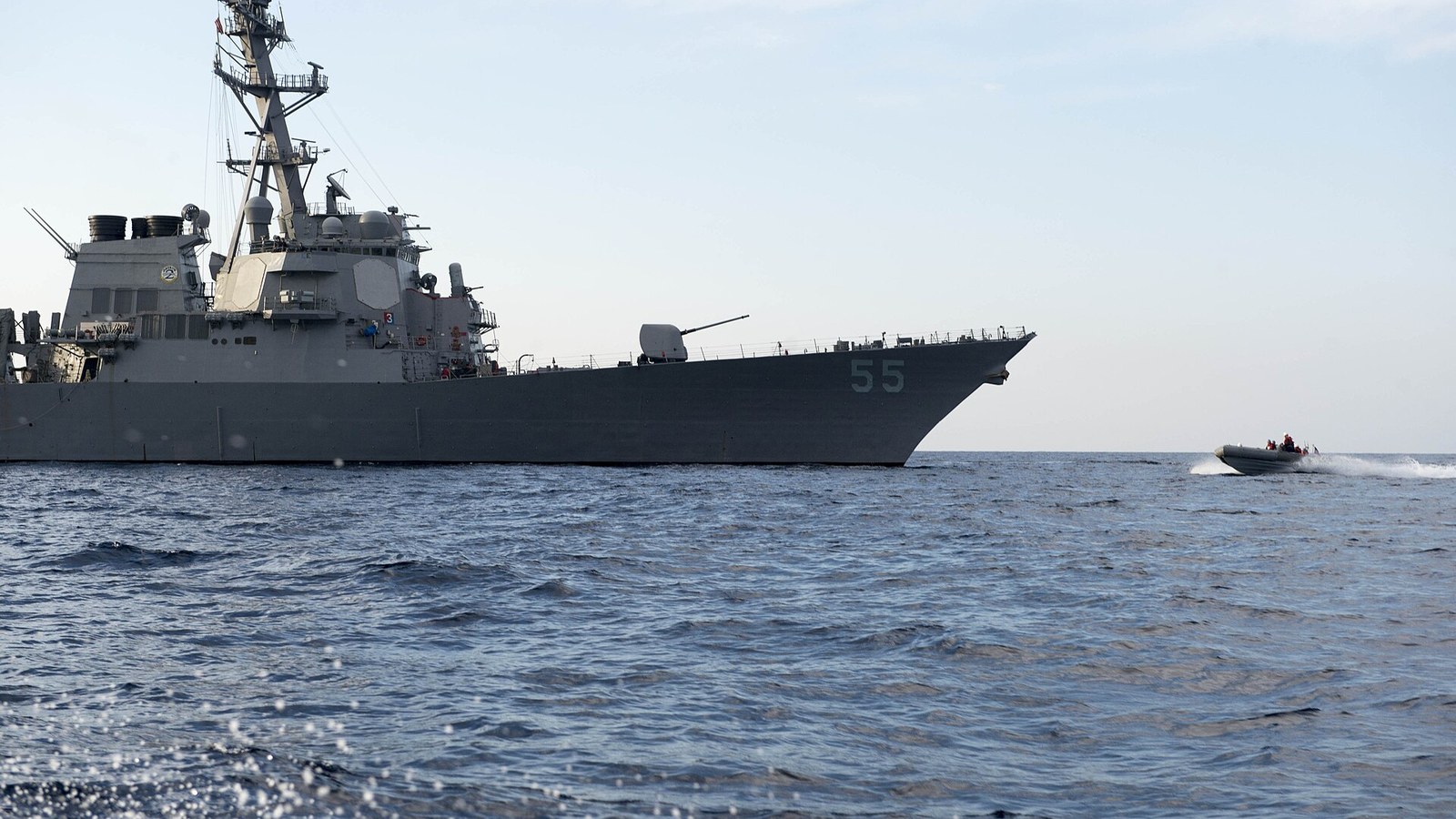 Nave militare impegnata in un’operazione di sicurezza marittima